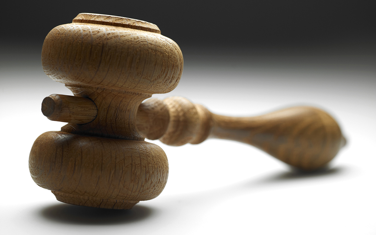 Årsmötesklubba på bord