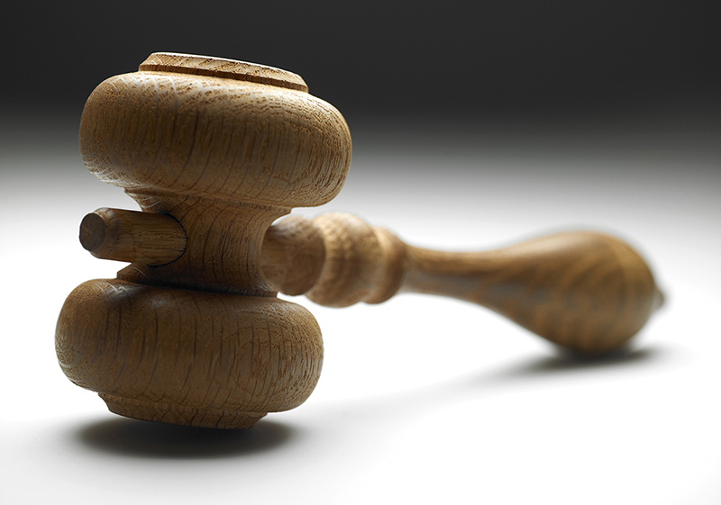 Årsmötesklubba på bord