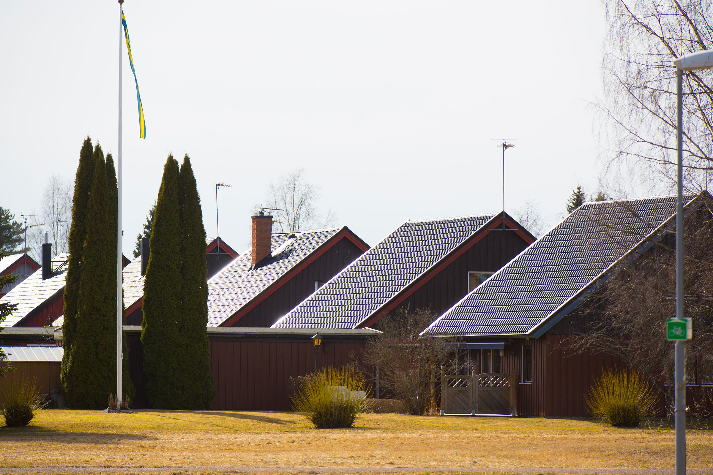 Huslänga med bruna villor