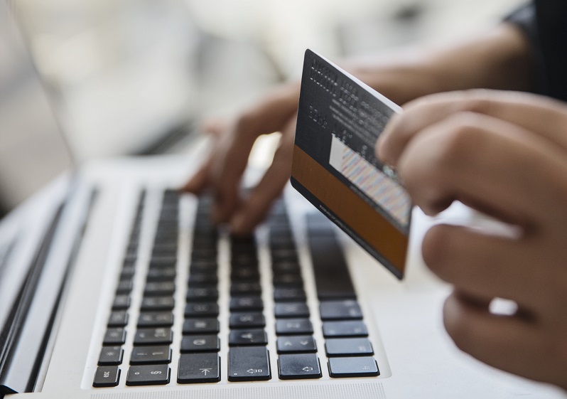 Betala med kreditkort vid ator